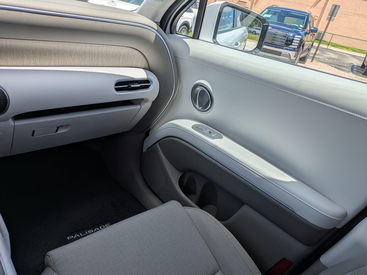 New 2027 Creamy White Pearl Hyundai SE FWD image 15