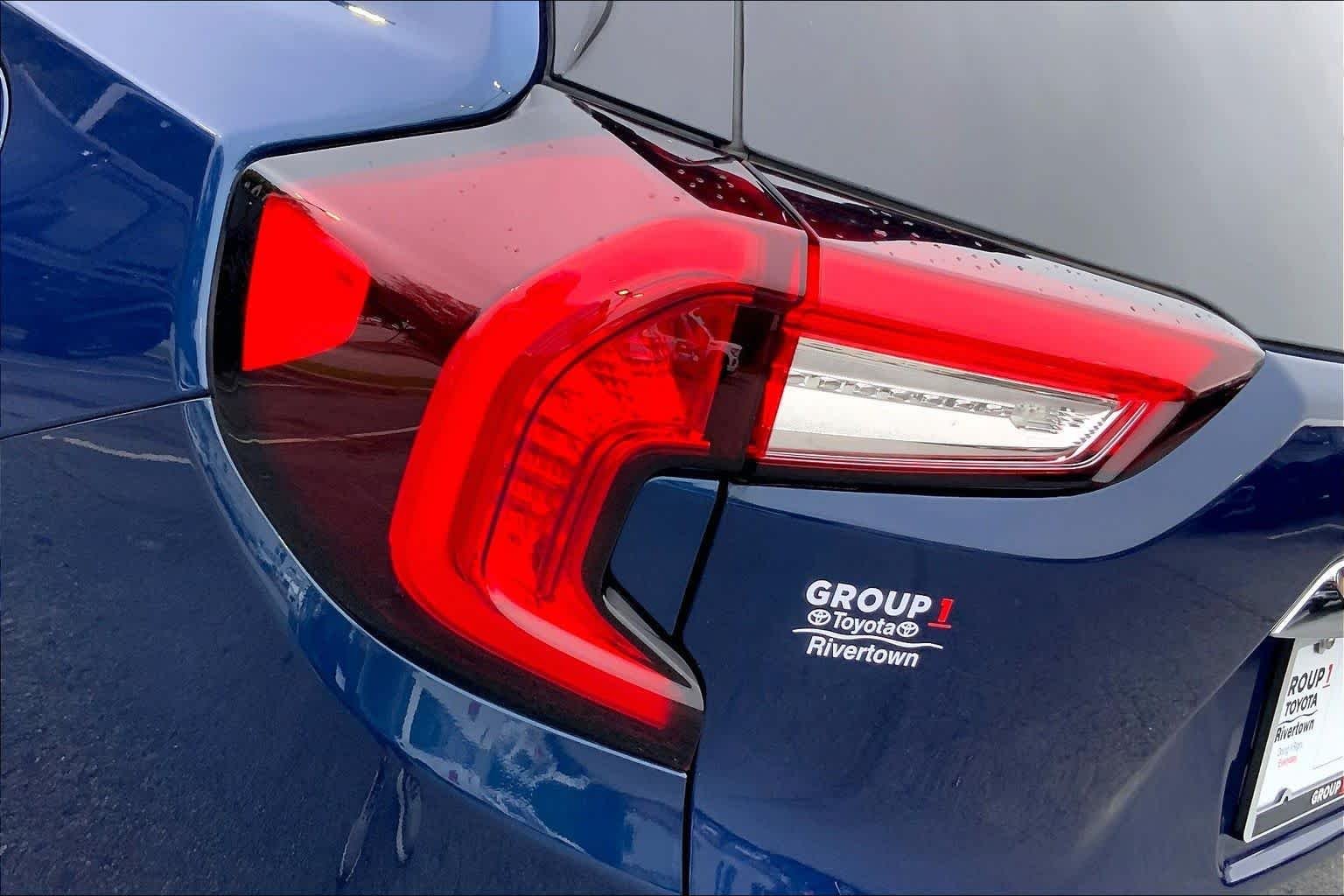 Used 2022 Marine Metallic GMC SLT image 25
