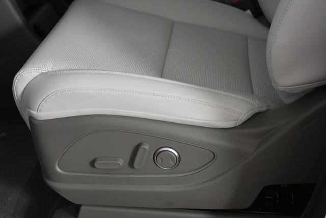 New 2026 White Hyundai SEL 7P image 85