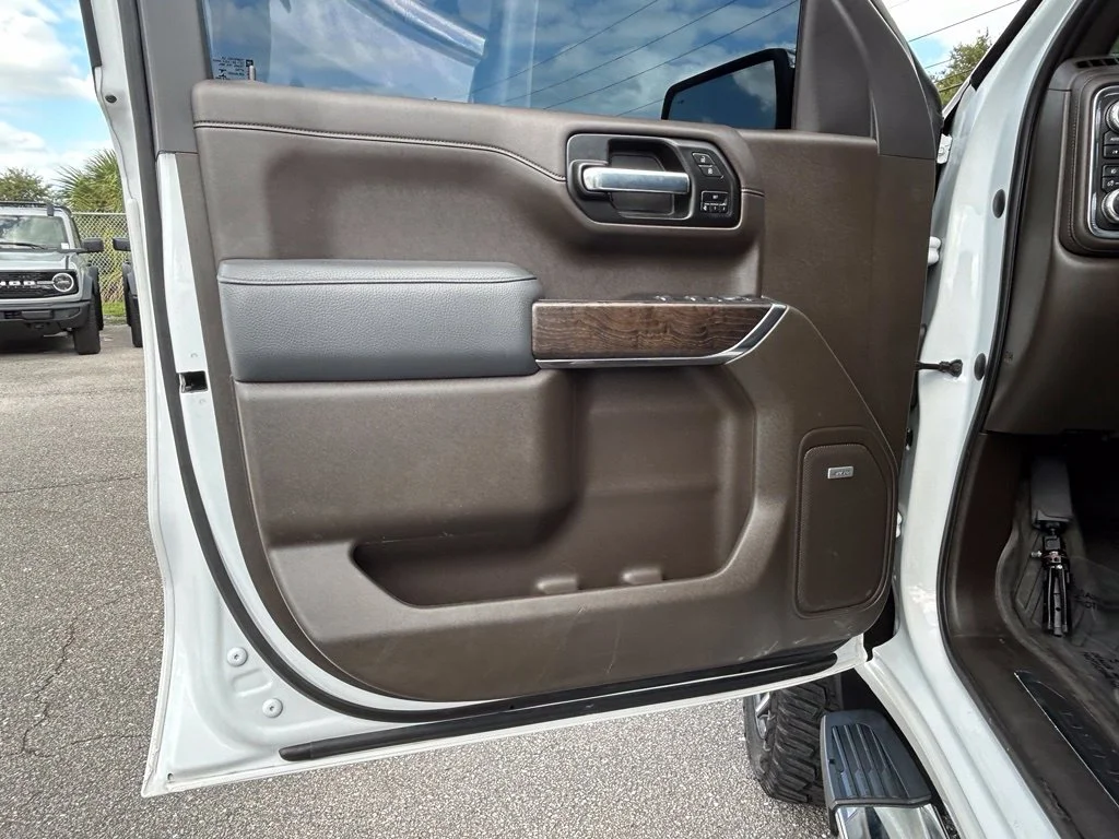 Used 2021 White Frost GMC Denali image 35