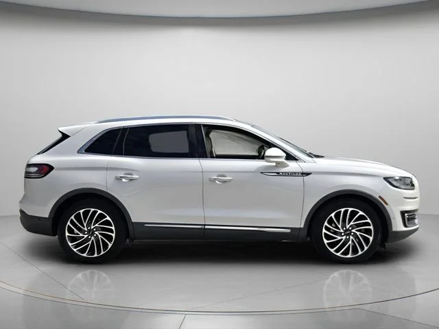 Used 2019 White Lincoln Reserve image 5