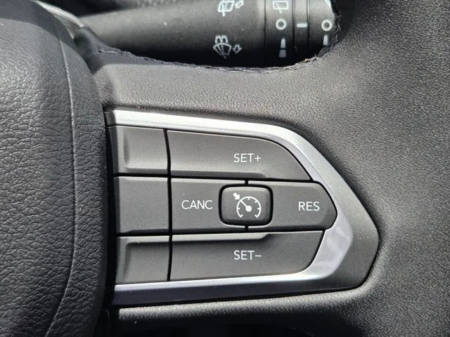 New 2026 Red Hot Pearlcoat Jeep Latitude image 23