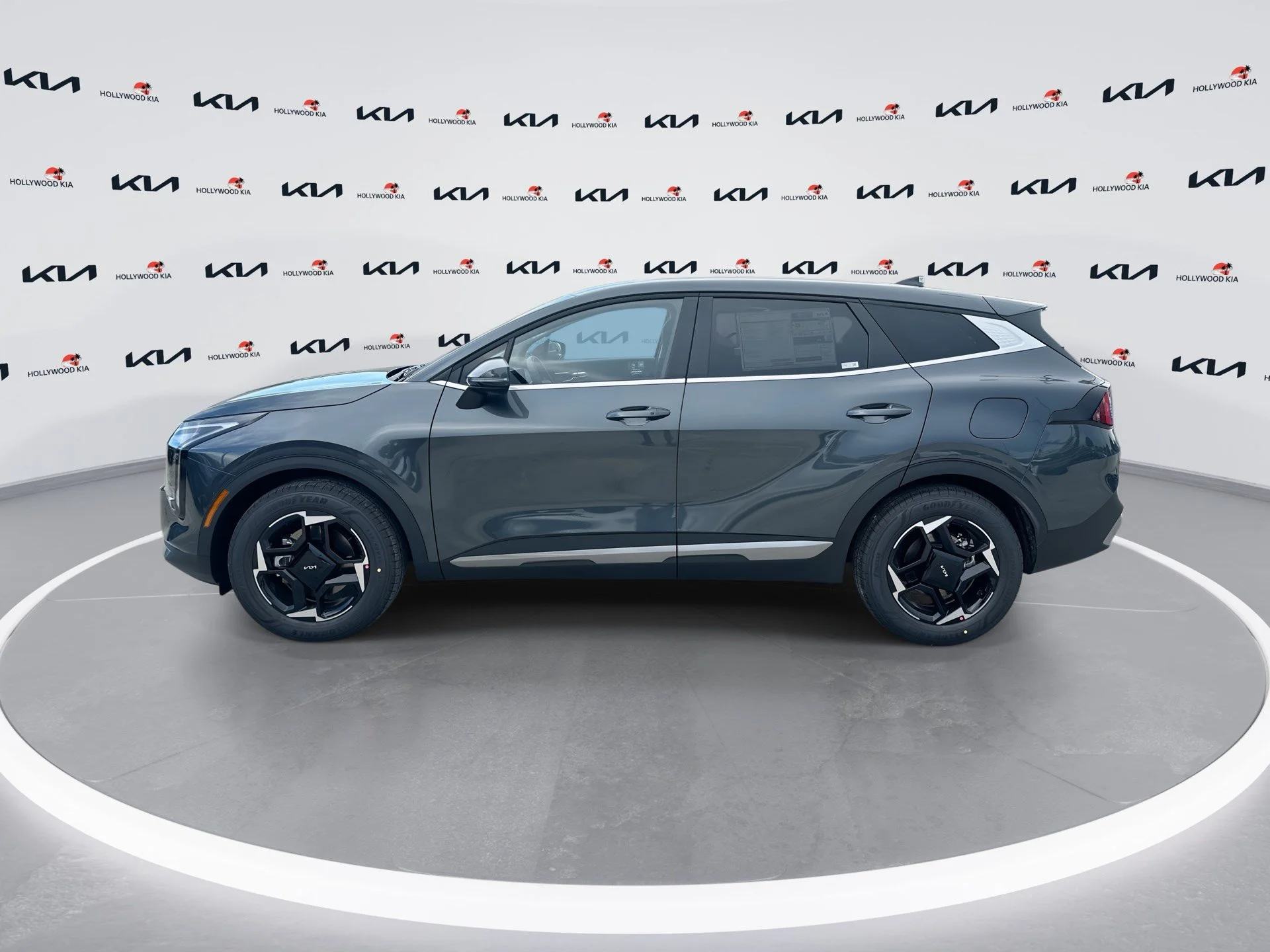 New 2026 Gravity Gray Kia EX image 5