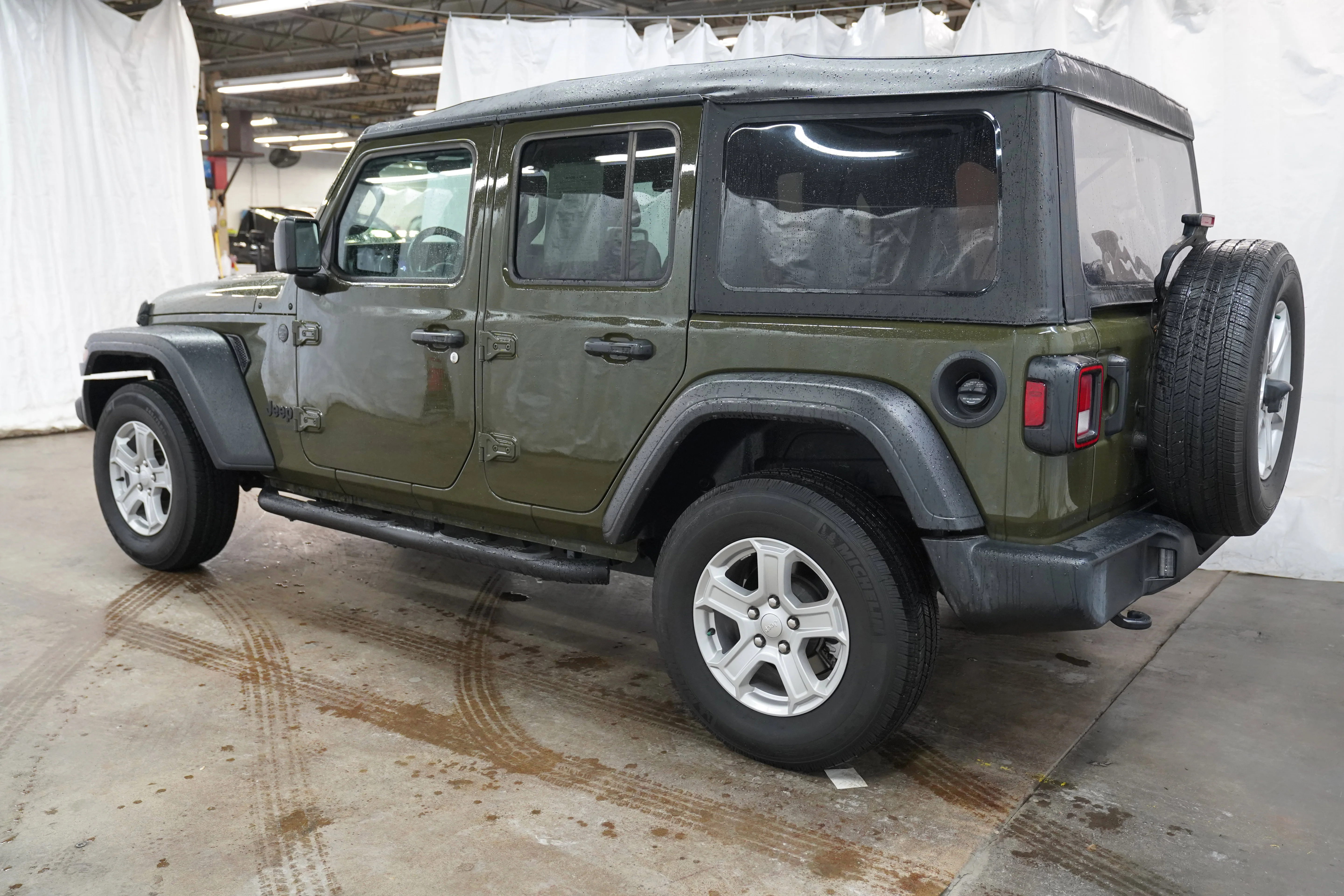 Used 2022 Sarge Green Clearcoat Jeep Unlimited Sport S image 9