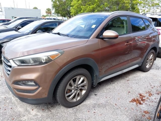 Used 2017 Beige Hyundai SE image 1
