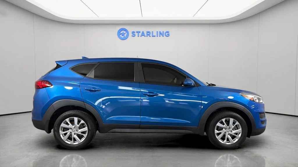 Used 2019 Blue Hyundai SE image 12