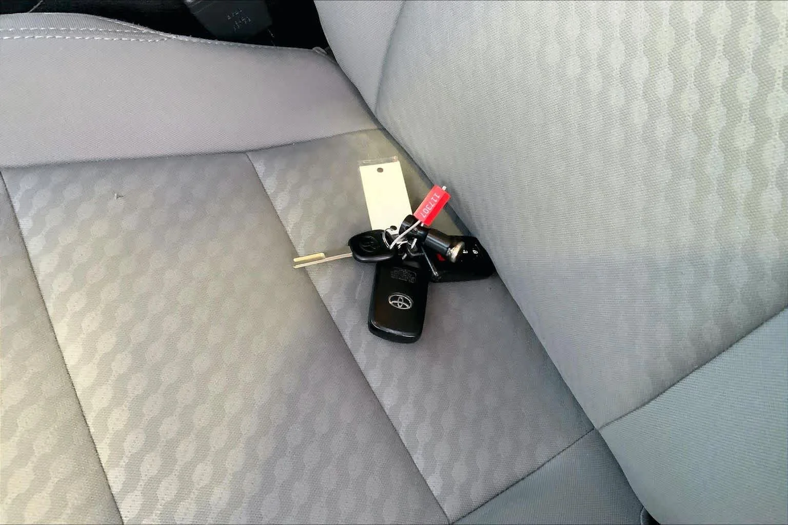 Used 2023 Ice Cap Toyota SR5 image 14