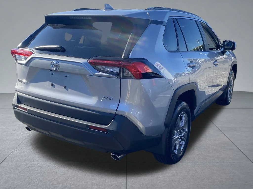 Used 2025 Silver Toyota XLE image 15