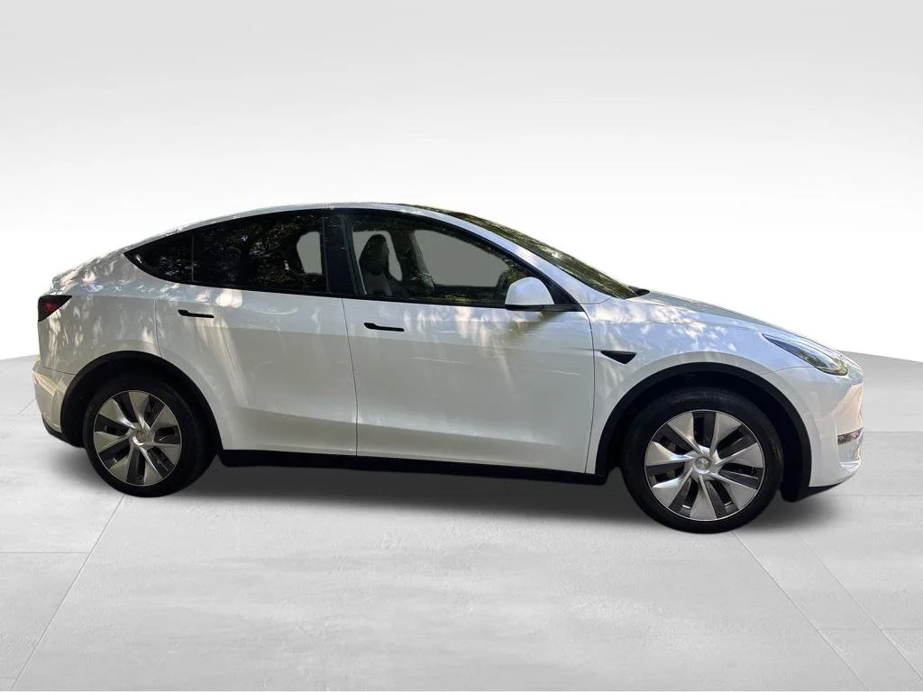 Used 2023 White Tesla Long Range image 7