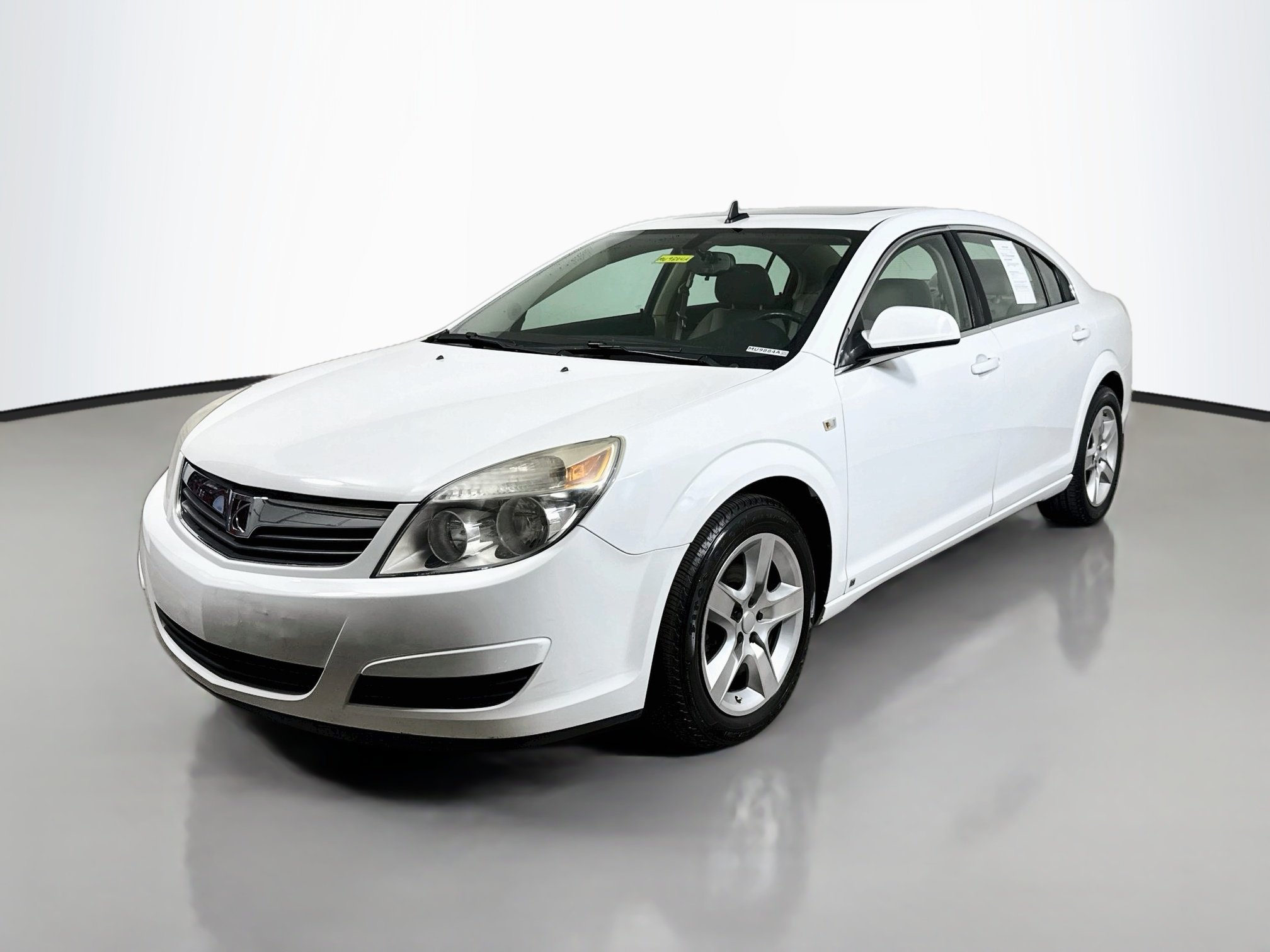 Used 2009 Polar White Saturn XE image 3