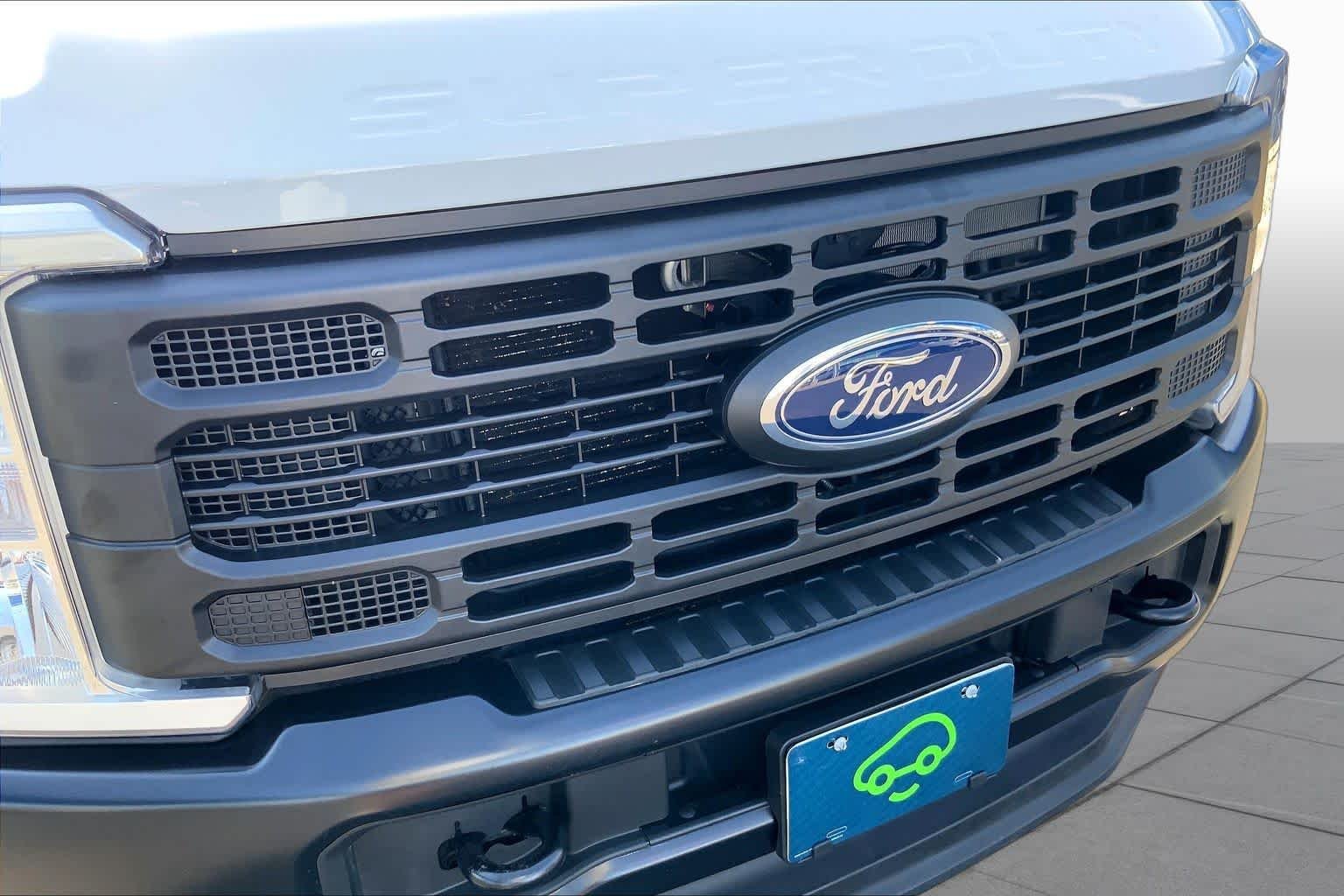 Used 2025 White Ford XL image 30