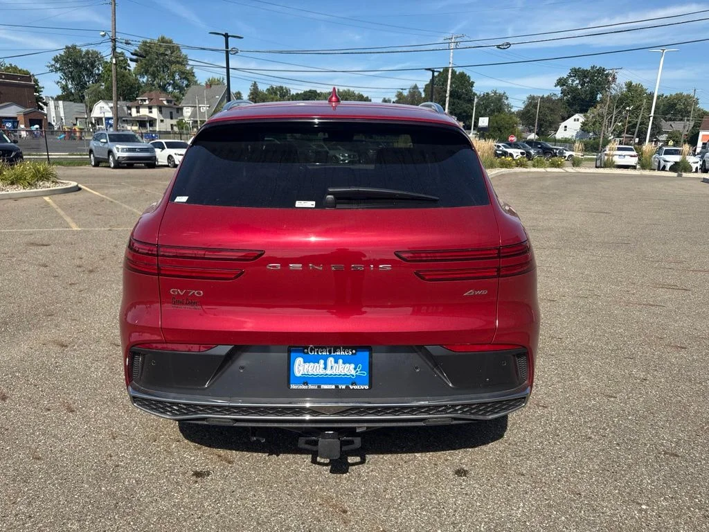Used 2026 Red Genesis 2.5T Select image 7
