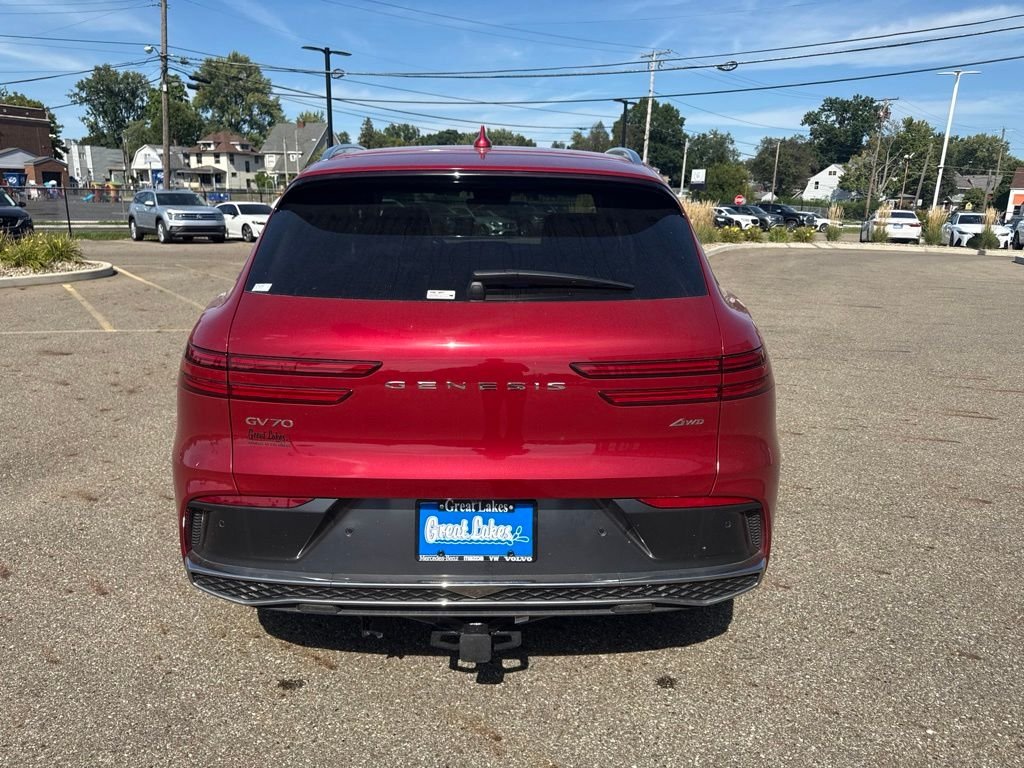 Used 2026 Red Genesis 2.5T Select image 7