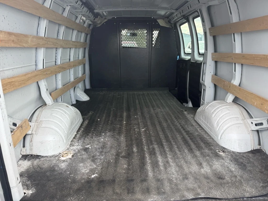 2022 GMC Savana Cargo Work Van - Photo 11