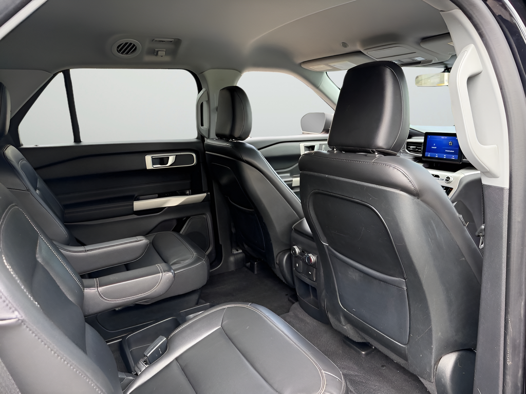 Used 2020 Black Ford XLT image 28