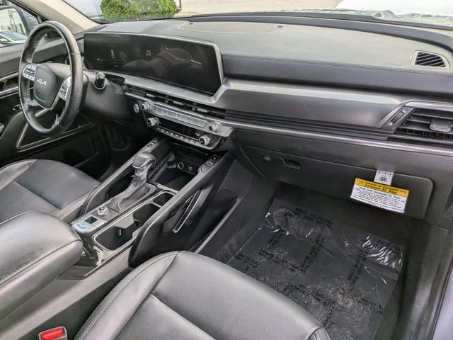 Used 2024 Silver Kia S image 10