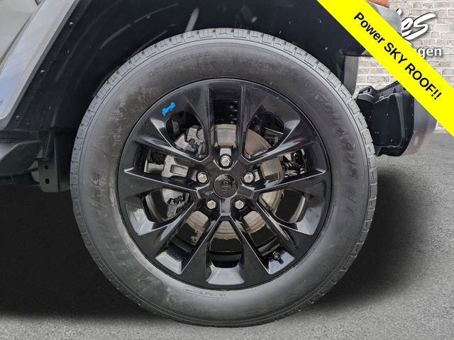 Used 2023 Gray Jeep Sahara 4xe image 11