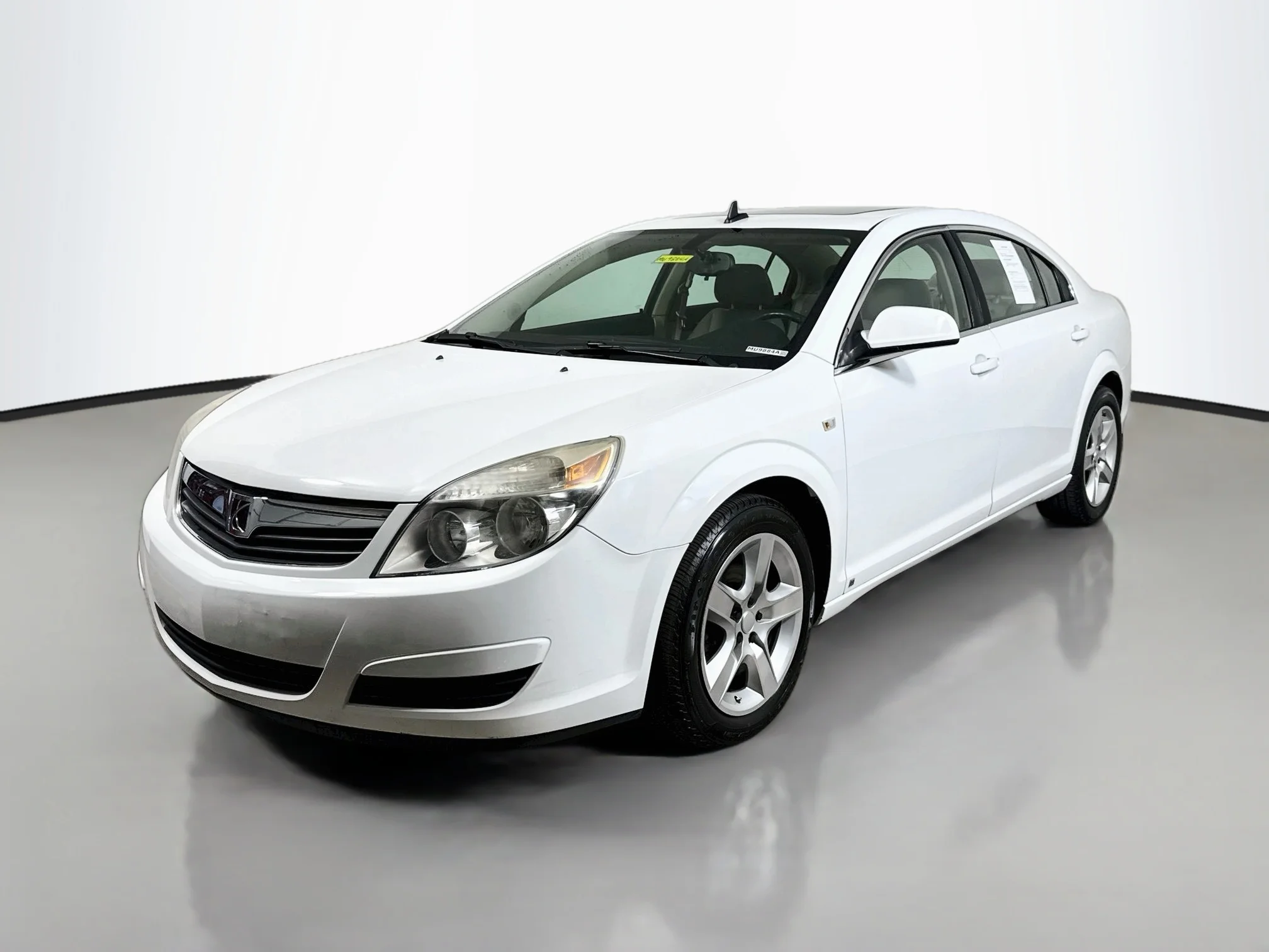 Used 2009 Polar White Saturn XE image 3