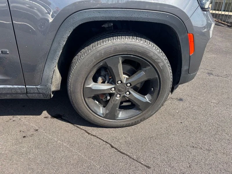 Used 2023 Gray Jeep Altitude X image 16