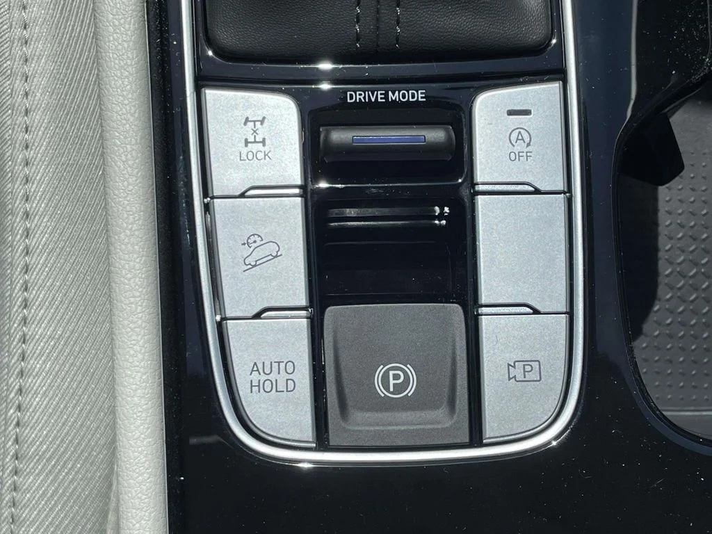 New 2026 Black Hyundai SEL image 30