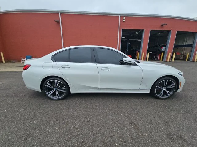 Used 2023 White BMW 330i xDrive image 11