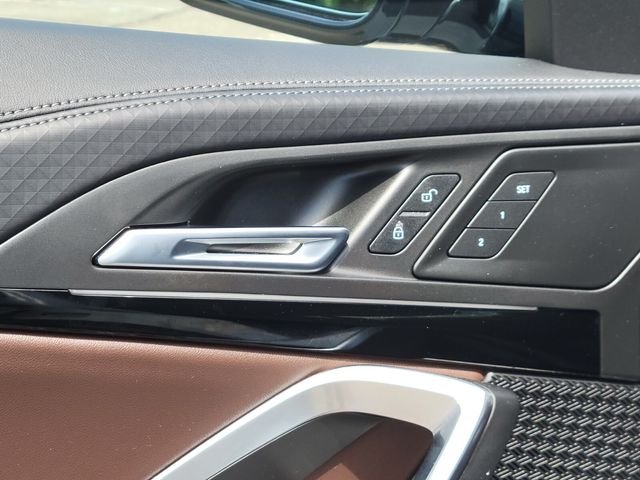 Used 2024 White BMW xDrive28i image 19