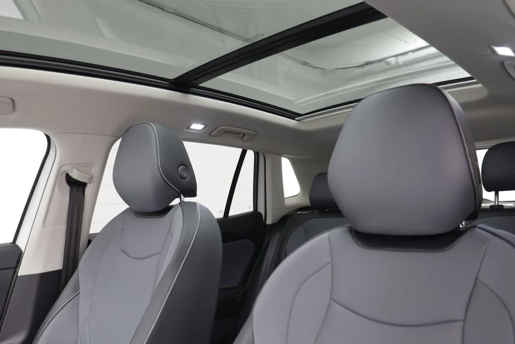 New 2026 Pure White Volkswagen 2.0T SE image 13