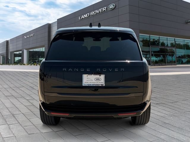New 2026 Santorini Black Land Rover SE image 4