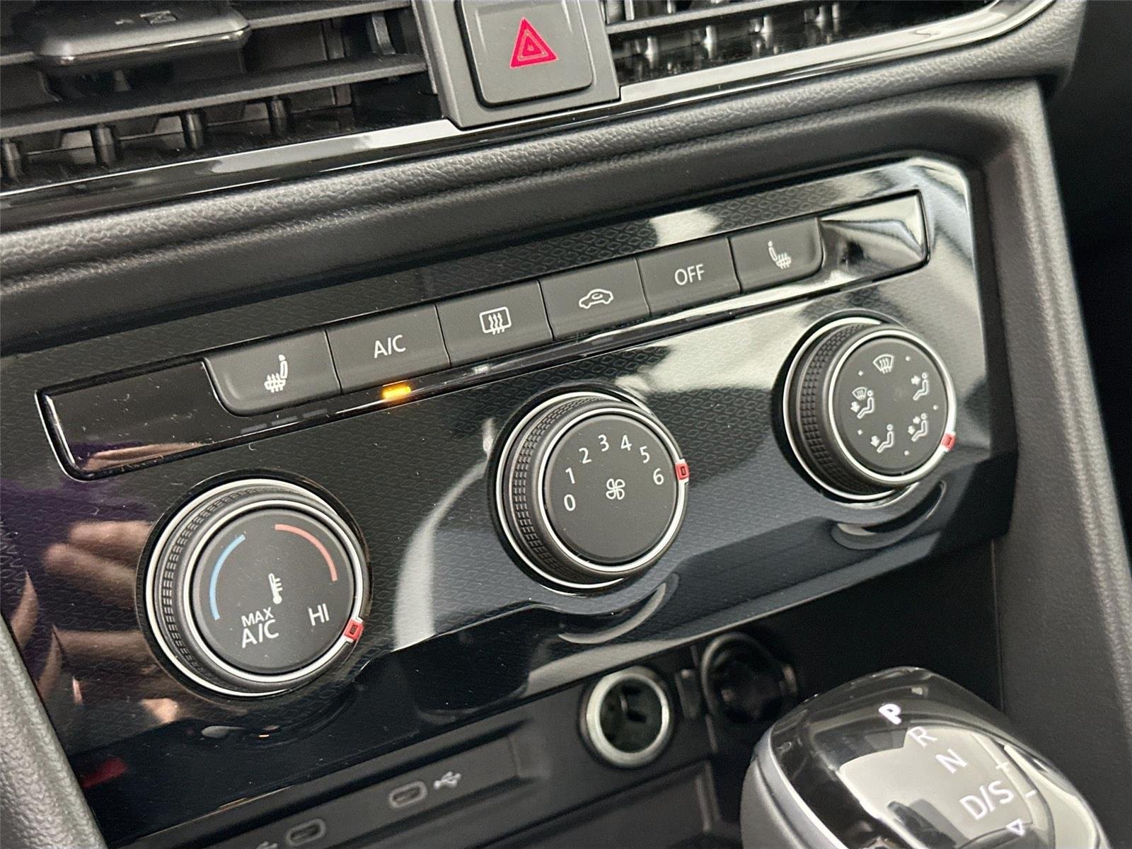 New 2026 Platinum Gray Metallic Volkswagen S image 14