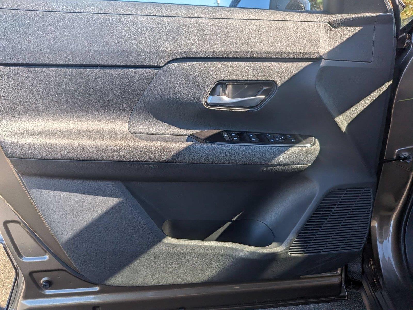 New 2027 Canyon Bronze Metallic Nissan SV image 14