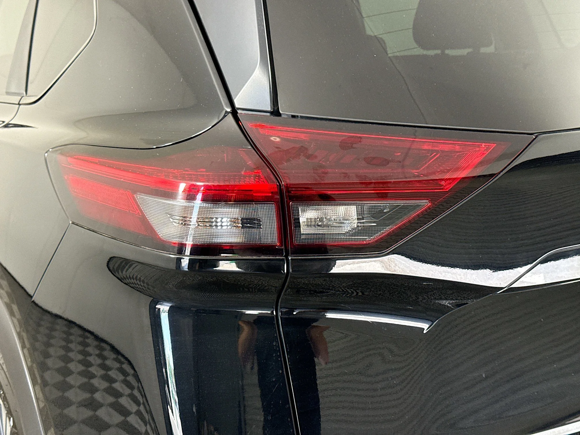 Used 2022 Super Black Nissan SV image 32