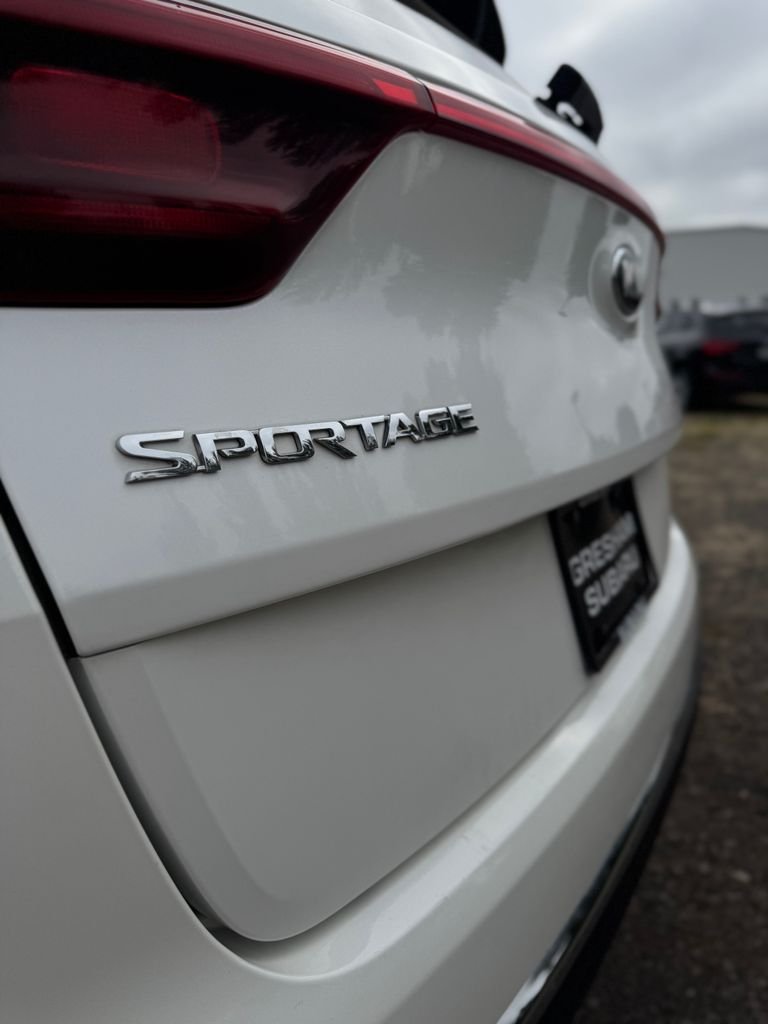 Used 2022 Snow White Pearl Kia LX image 37
