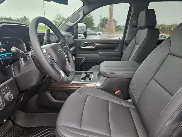 2026 Chevrolet Silverado 2500 HD LT - Photo 9