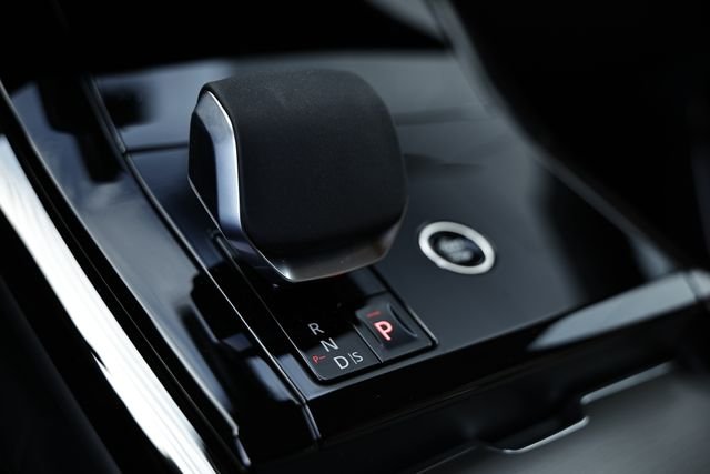 New 2026 Fuji White Land Rover Dynamic SE image 49