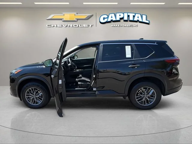 Used 2024  Nissan S image 13