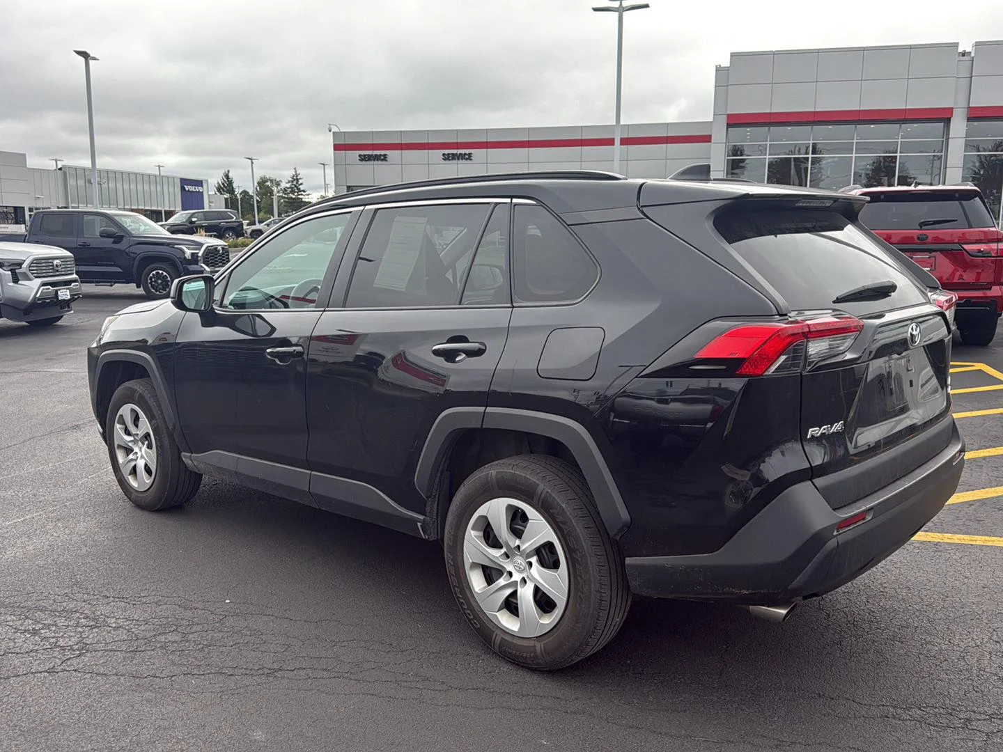 Used 2020 Midnight Black Metallic Toyota LE image 5