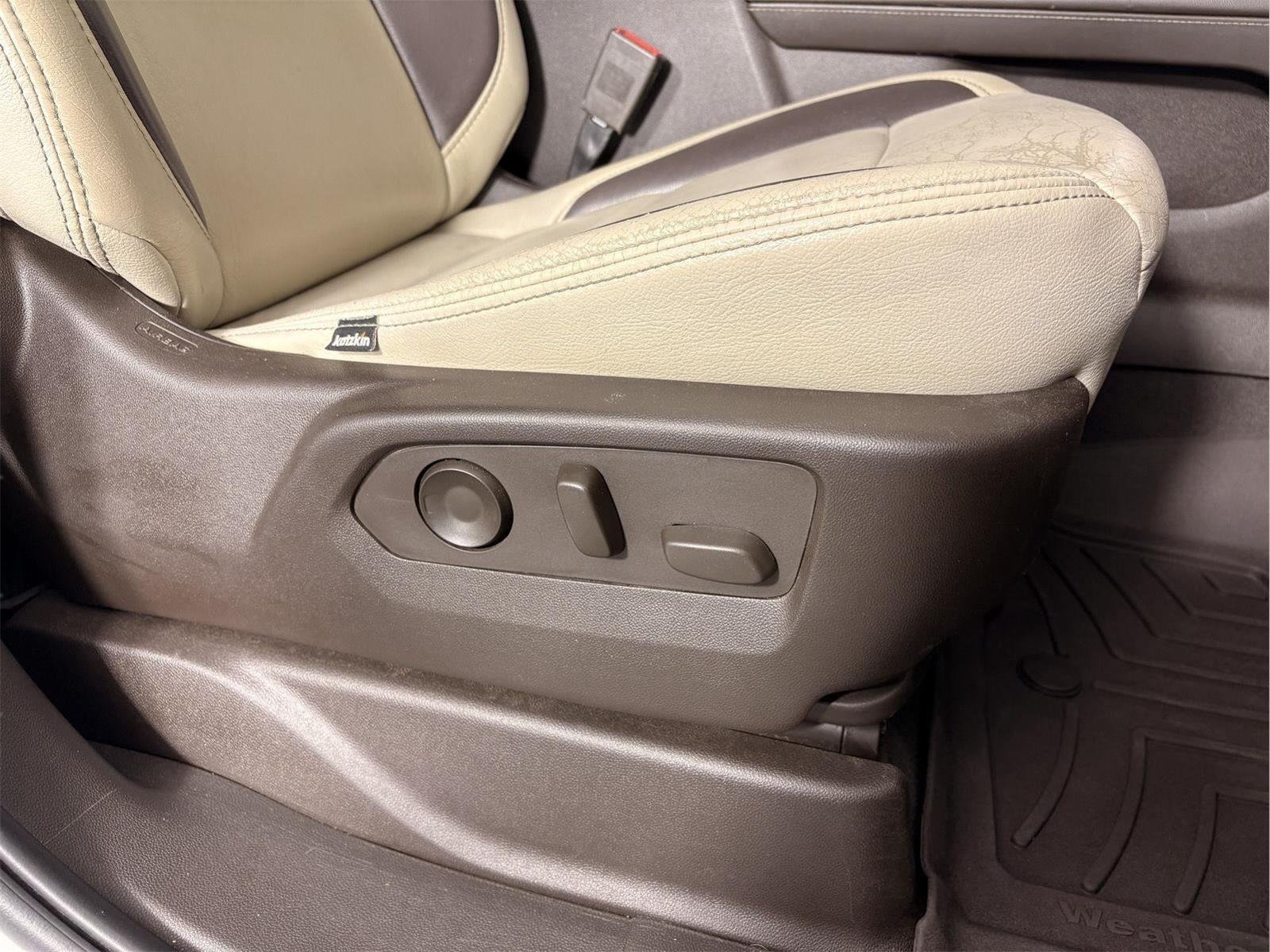 Used 2022 Summit White GMC SLE image 24