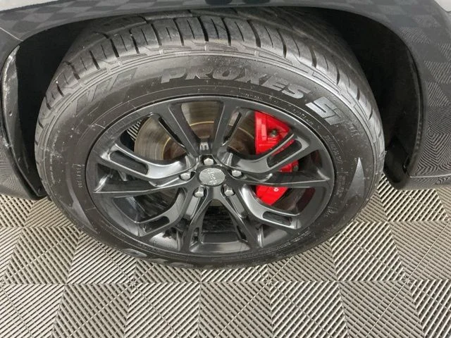 Used 2017 Diamond Black Crystal Pearlcoat Jeep SRT image 31