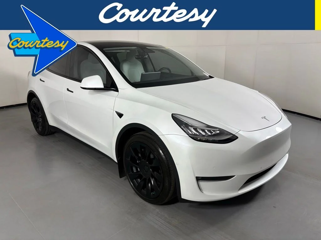 2022 Tesla Model Y Long Range Dual Motor All-Wheel Drive's photo