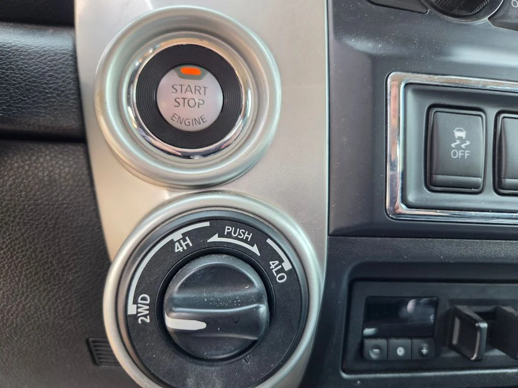 Used 2017 Silver Nissan PRO-4X image 19