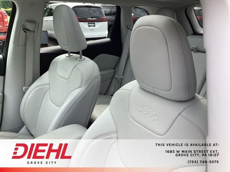Used 2022 White Jeep Latitude Lux image 27