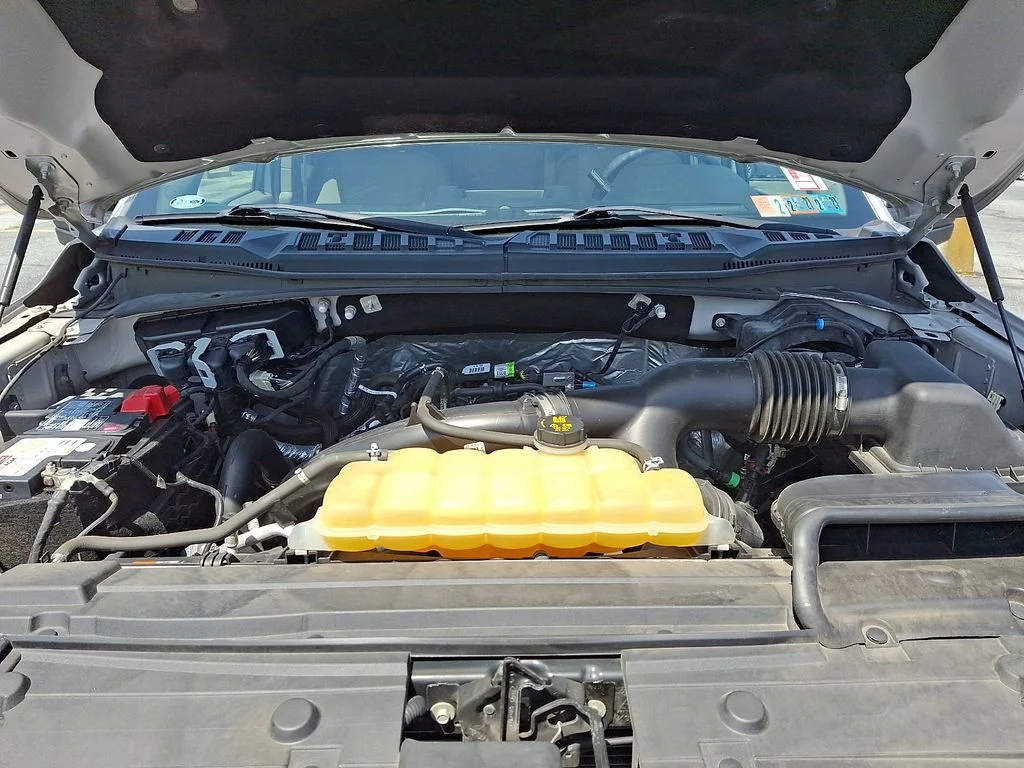 Used 2019 Silver Ford XLT image 27