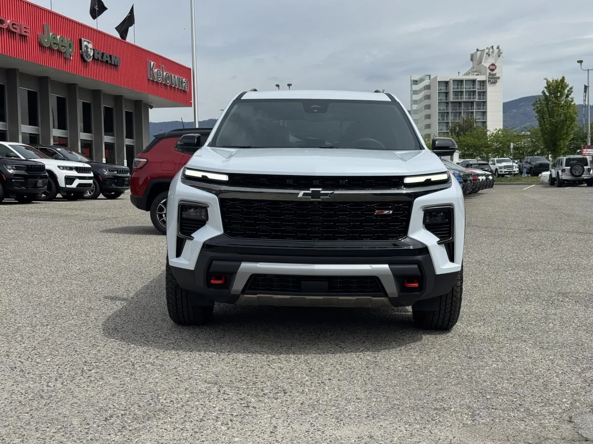 Used 2026 White Chevrolet Z71 image 3