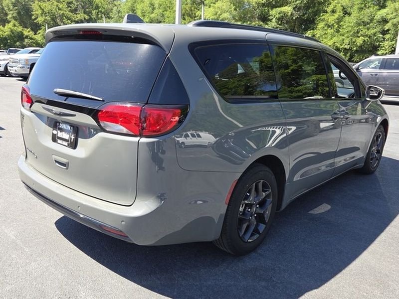 Used 2020 Ceramic Gray Clearcoat Chrysler Touring L Plus image 15