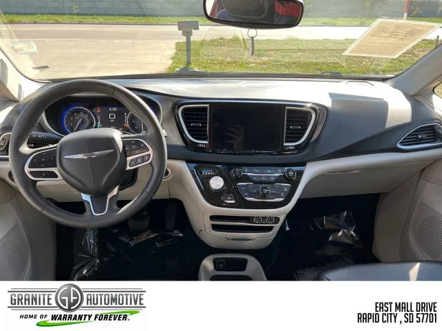 2023 Chrysler Pacifica Touring L - Photo 13