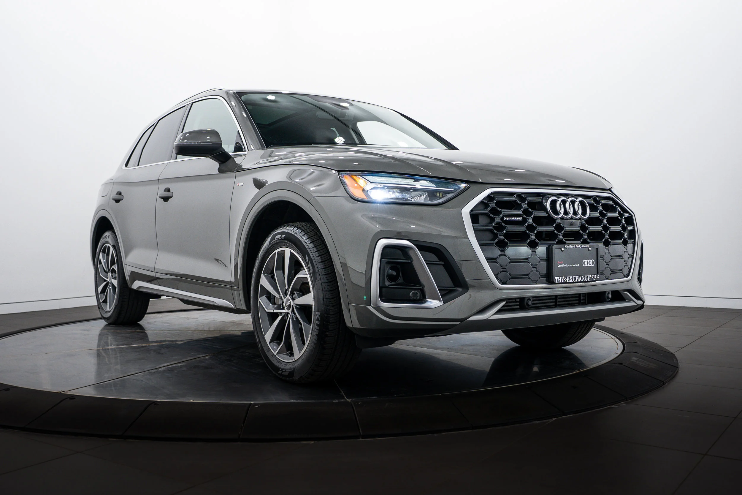 2023 Audi Q5 45 Premium Plus's photo