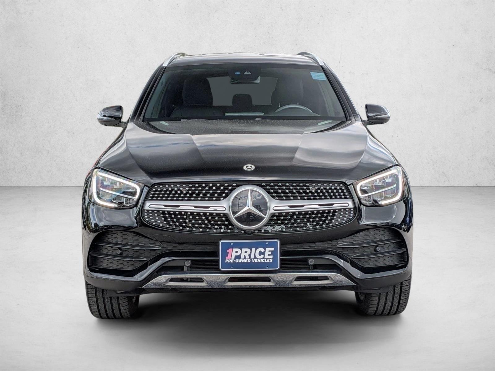 Used 2022 Obsidian Black Metallic Mercedes-Benz GLC 300 image 2