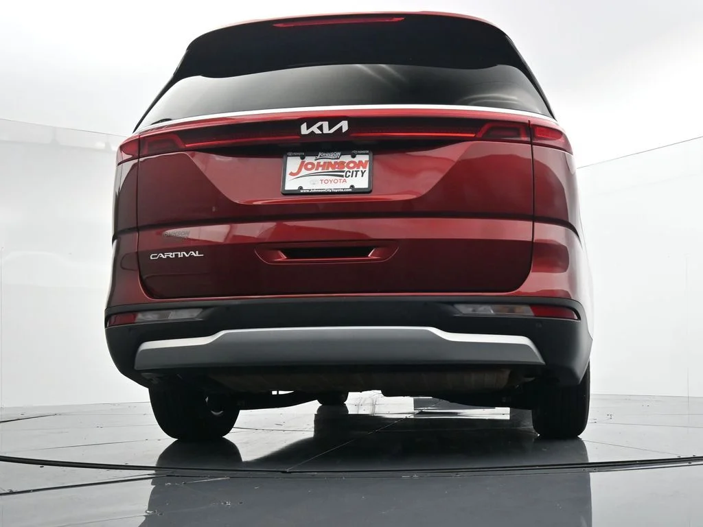 Used 2024 Red Kia LX image 38