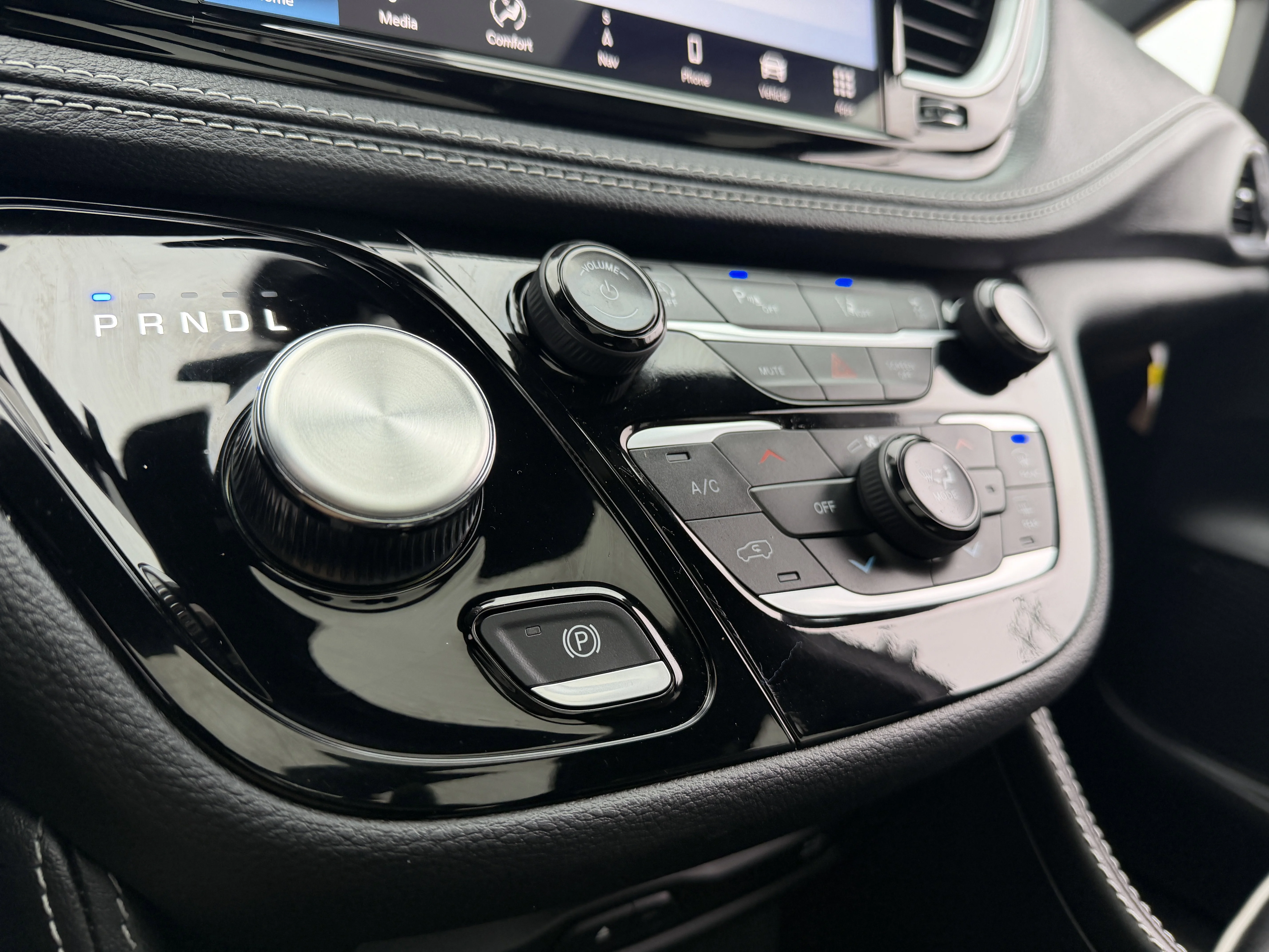 2026 Chrysler Pacifica Limited - Photo 40