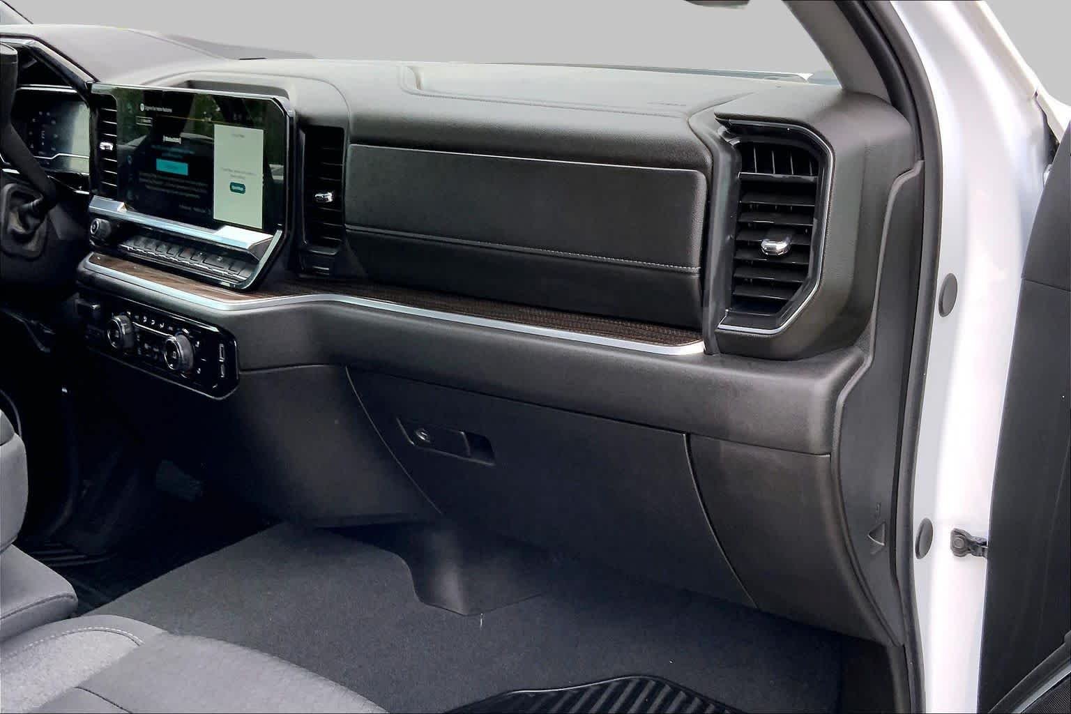 2025 Chevrolet Silverado 2500HD LT - Photo 18
